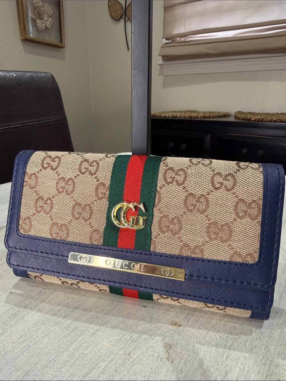 Source Unknown Beige GG Logo Canvas Wallet with Navy Trim and Green-Red Stripe